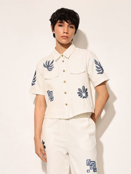 ONLY - Off White Cropped Embroidered Shirt