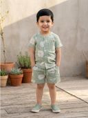 Green color option, Sold out, Currently selected
