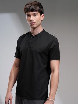HIGHLANDER - Men Black Henley Solid Relaxed Fit T-shirt