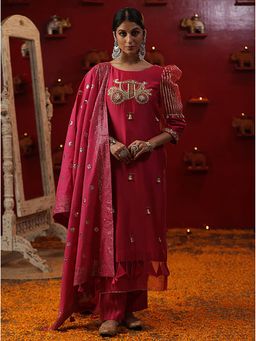 Arpita Sulakshana - Pink Baghi As Signature Kurta And Pants With Dupatta