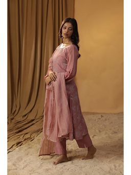 Arpita Sulakshana - Pyaazi Embroidered Kurta And Pant With Dupatta Set