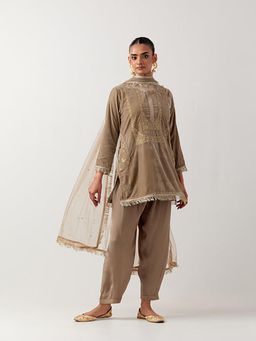 Priya Chaudhary - Beige Silk Velvet Kurta With Salwar and Dupatta
