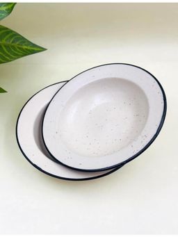 Lupaava - Ceramic Pasta Plate - Black
