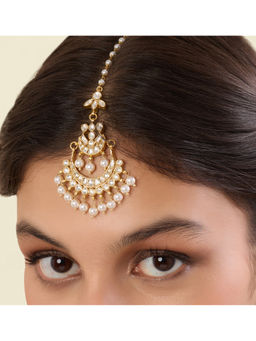 Isharya - Women White Begumara Statement Maangtikka