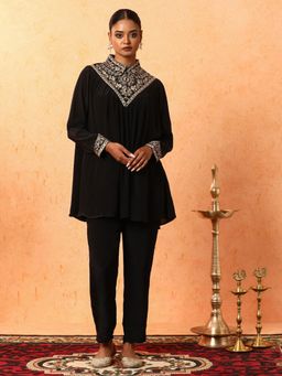 Jaipur Kurti - Black Floral Embroidered A-Line Silk Crepe Co-Ord (Set of 2)