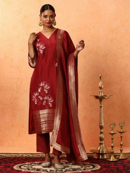 Jaipur Kurti - Maroon Floral Stone Work Silk Blend Kurta with Pant and Dupatta (Set of 3)