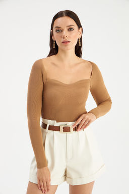 Sateen - Sweetheart Neckline Ribbed Top in Beige (Free Size)