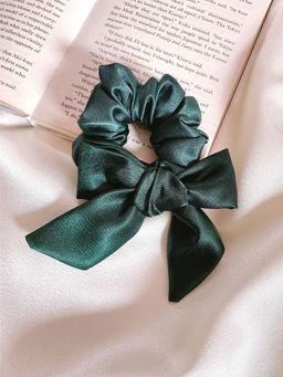 Mueras - Green Long Tail Satin Scrunchie