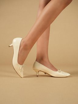 Theater - Womens Tate Cream Kitten Pumps Heels