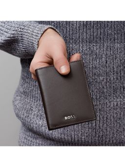 Hugo Boss - Classic Smooth Brown Folding Card Holder