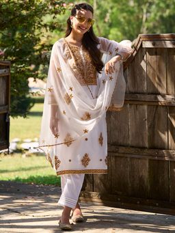 Indo Era - White Organza Three Fourth Sleeves Kurta With Pant & Dupatta