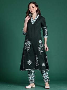Indo Era - Green Pure Cotton Three Fourth Sleeves Kurta With Pant