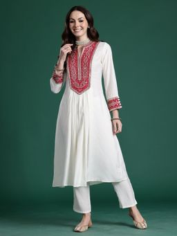 Indo Era - Cream Silk Blend Three Fourth Sleeves Kurta With Pant