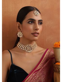 SWABHIMANN - Nishita Gold Kundan White Choker with Earrings and Maang Tikka