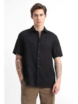 Snitch - Men Black Floral Half Sleeves Regular Casual Shirt