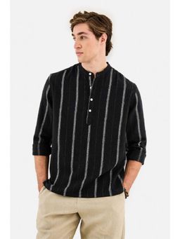 Snitch - Men Black Stripes Full Sleeves Regular Casual Shirt