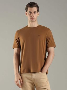 Tommy Hilfiger - Men Brown Solid Regular Fit Cotton T-Shirt