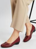 Maroon color option, Currently selected