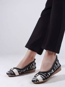 DENILL - Black Fabric Round Toe Ballerina