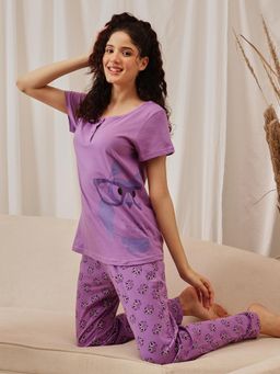 Clovia - Cotton Printed Button T-shirt & Pyjama Set - Purple