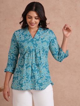 Kami Kubi - Printed Top With Knife Pleat Detailing And A V-Neckline