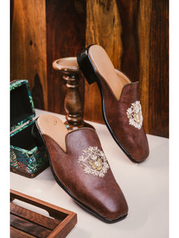 NR by Nidhi Rathi - Men Hand-Embroidered Mule Loafers Tan