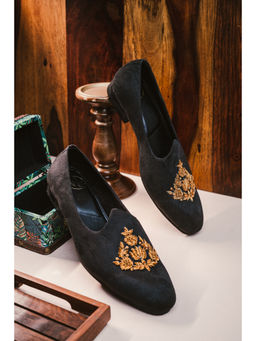 NR by Nidhi Rathi - Men Hand Embroidered Mojaris Black