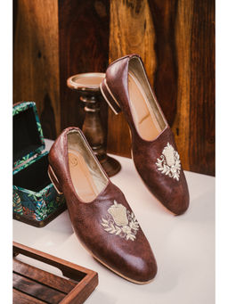 NR by Nidhi Rathi - Men Hand Embroidered Mojaris Tan