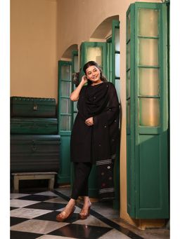 Sutra Art of Clothing - Black Pure Cotton Kurta with Pants and Jamdani Dupatta