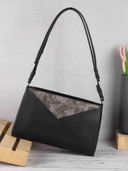 Black color option, Currently selected