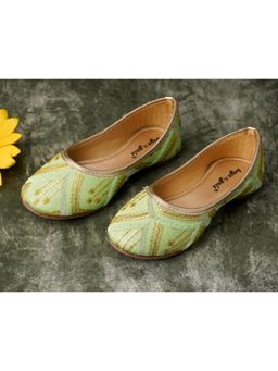 BOYZ N GALZ - Girls Green Embellished Juttis