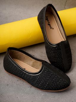 BOYZ N GALZ - Boys Black Embellished Juttis