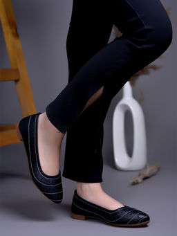 Shoetopia - Girls Comfortable Black Ballerinas