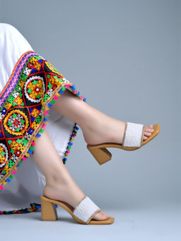 Shoetopia - Girls Embellished Pearl Kitten Heels White