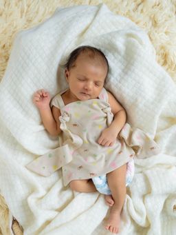 Greendigo - Cotton Off White Printed Sleeveless Premature Early Baby Preemie Baby top (0-3 Months)