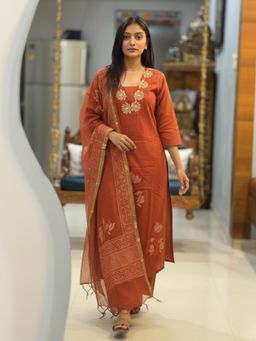 Gahan - Womens Rust Rayon Blend Printed Straight Kurta with Pant & Dupatta