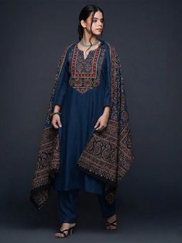 Gahan - Womens Teal Rayon Blend Printed Straight Kurta with Pant & Dupatta