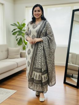 Gahan - Womens Cream Rayon Blend Printed Straight Kurta with Pant & Dupatta