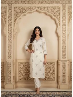 Gahan - Womens Off White Cotton Flex Floral Long Kurta