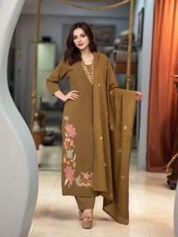 Gahan - Womens Green Rayon Blend Embroidered Straight Kurta with Pant & Dupatta