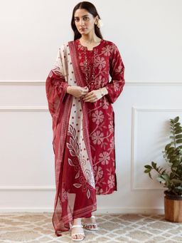 Gahan - Womens Red Rayon Blend Printed Straight Kurta with Pant & Dupatta