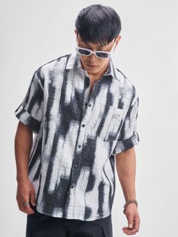 HIGHLANDER - Men's Navy Blue Collar Neck Three Fourth Sleeves Oversized Abstract Shirt