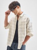 Off White color option, Currently selected
