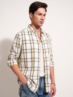 HIGHLANDER - Men's Yellow Collar Neck Full Sleeves Slim Checks Shirt