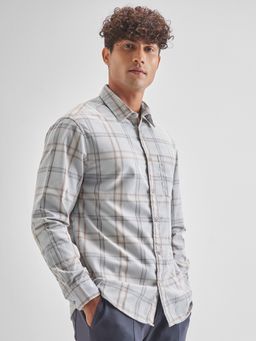 HIGHLANDER - Men's Grey Collar Neck Full Sleeves Relaxed Checks Shirt