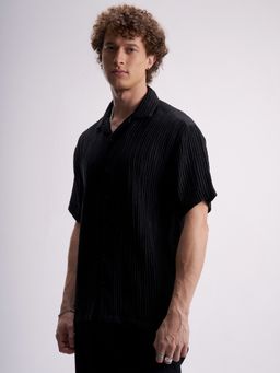 HIGHLANDER - Men's Black Collar Neck Half Sleeves Relaxed Textured Shirt
