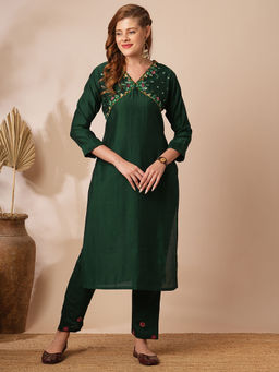 FASHOR - Women Embroidered Green Straight Kurta with Pant (Set of 2)