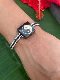 Digital Dress Room - Yin-Yang Rakhi