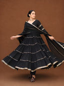 Black color option, Sold out, Currently selected