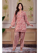 Red color option, Sold out, Currently selected